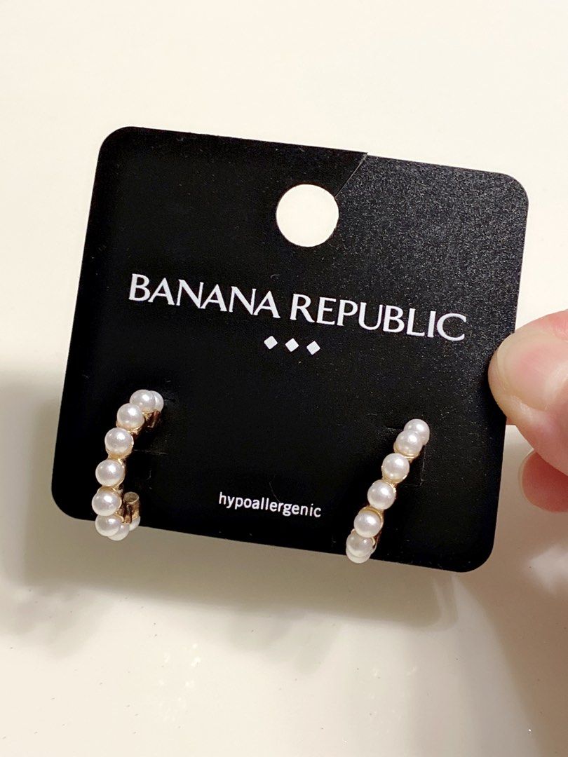 Banana republic 2025 pearl earrings