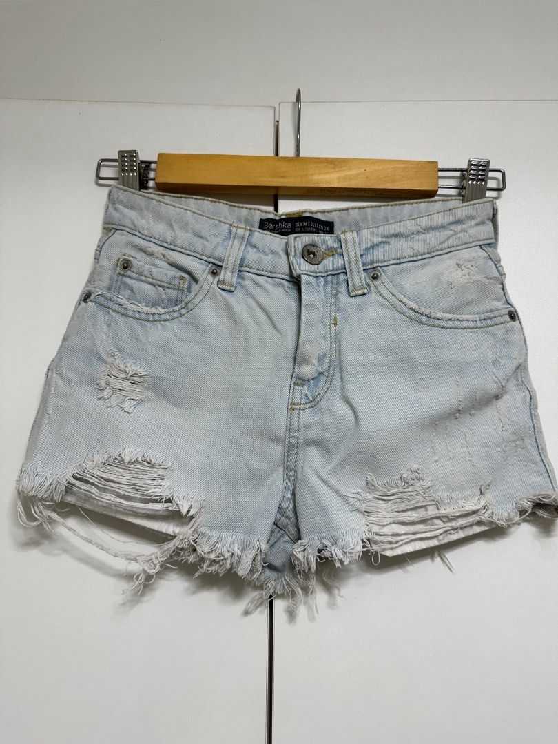 Bershka Shorts (Category: Shorts) located in Cebu City. Submitted by kimmmsm (Listing ID 1257704386, Image 1). Description: Really good quality denim (not stretchy so it lasts longer) RFS: Doesn’t fit me anymore.