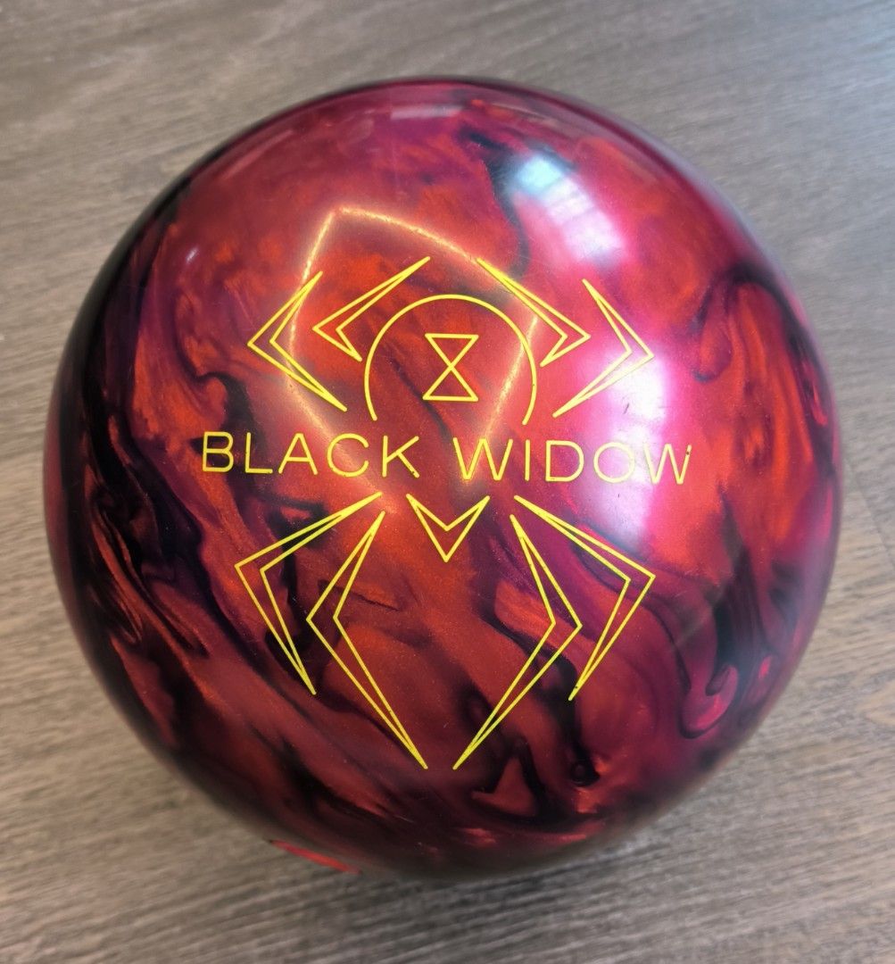 Black widow 2.0 hybrid bowling ball 12 lbs, Sports Equipment, Sports