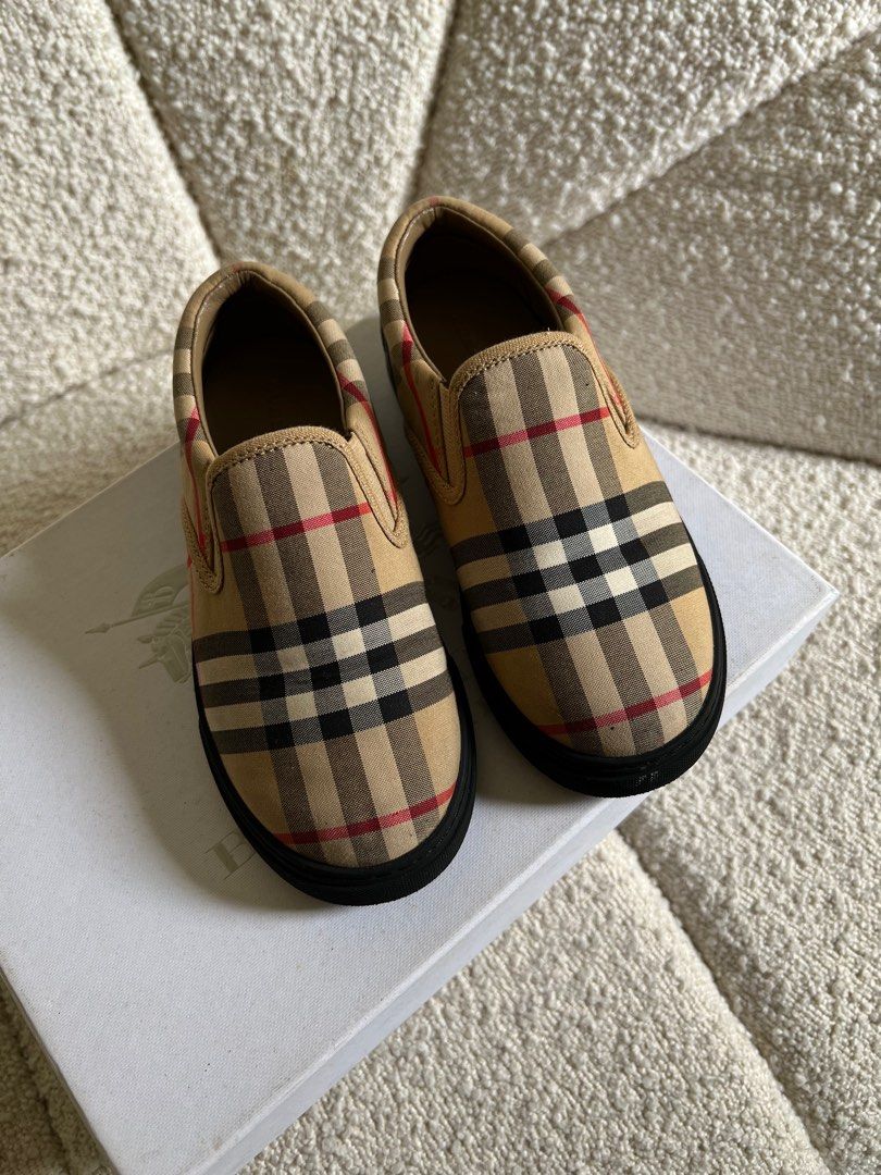 Kids clearance burberry loafers