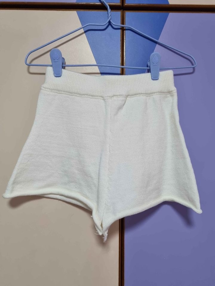 White shop knit shorts