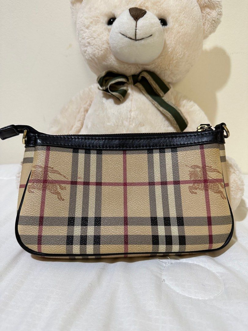 Burberry sales mini clutch