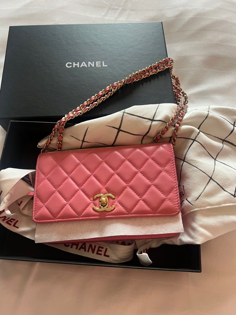 Chanel Woc iridescent pink SS19 - english 