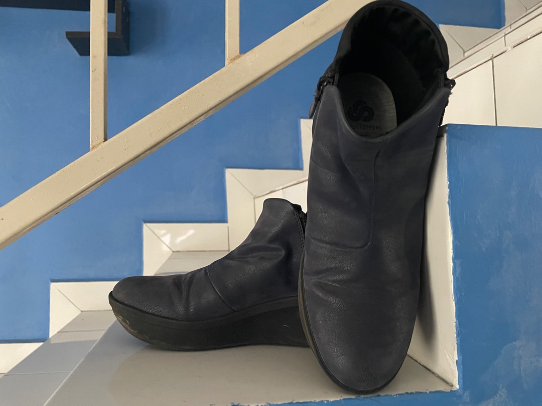 Clarks navy discount boots ladies