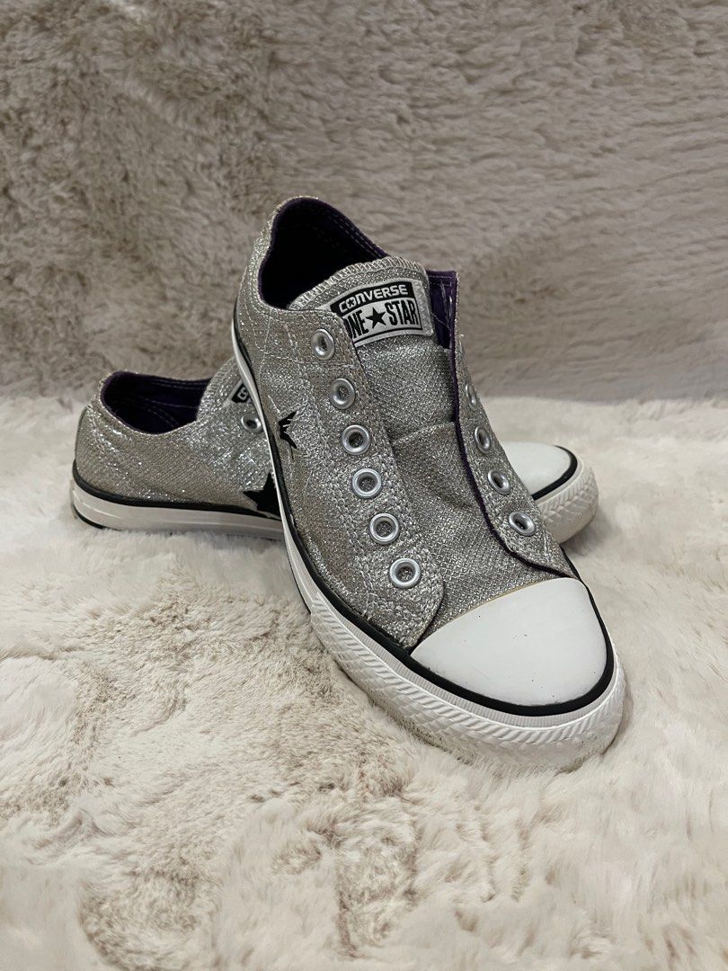 Converse laceless slip on top