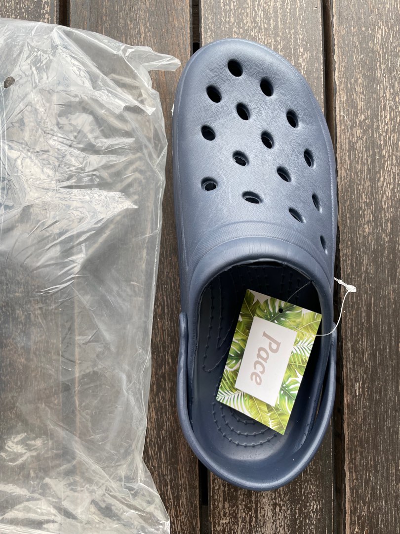 Crocs outlet size 44
