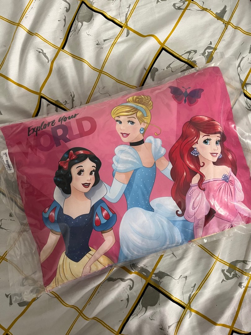 Magic shop pillow dakki