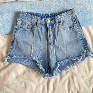 (Category: ) located in . Submitted by morelipstick (Listing ID 1257729756, Image 1). Description: .