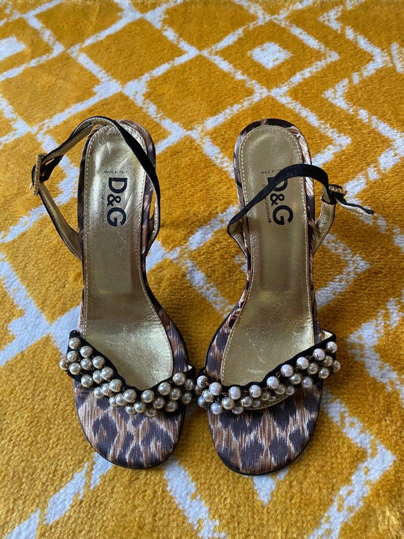 Dolce and gabbana heels store with d and g