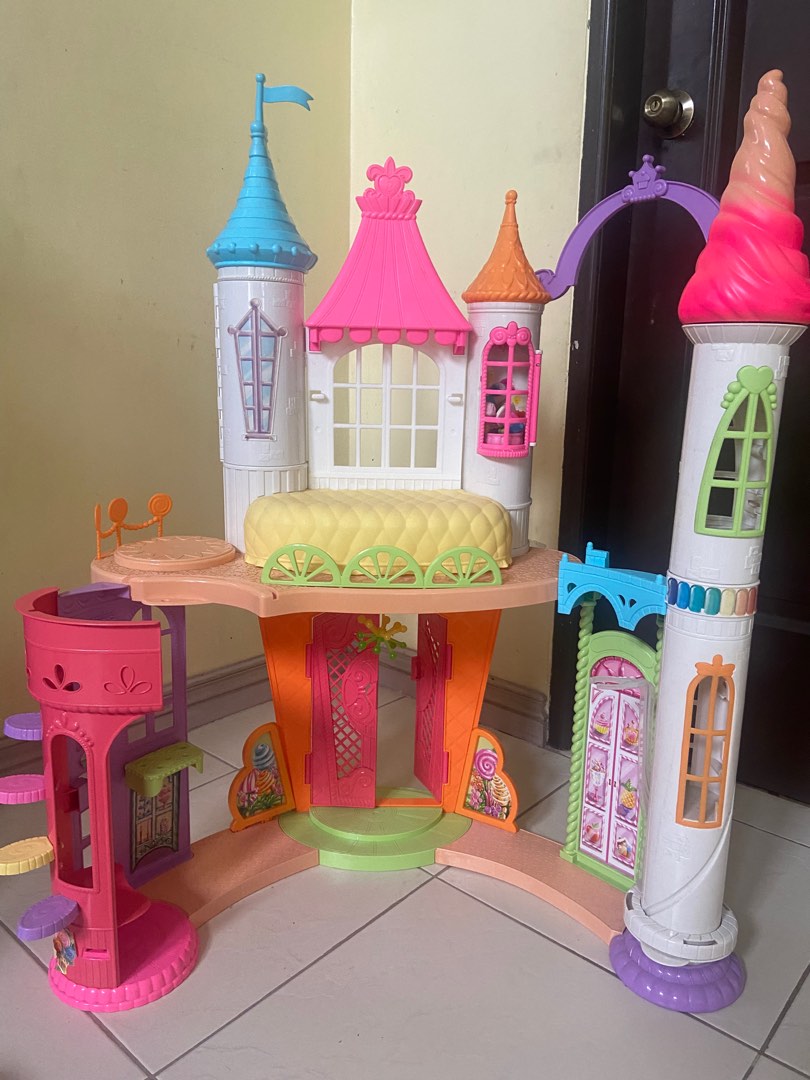 Barbie dreamtopia sweetville castle deals