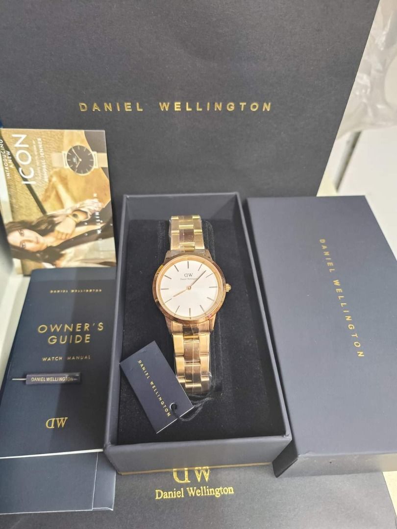 DW Watch, Women's Fashion, Watches & Accessories, Watches on Carousell