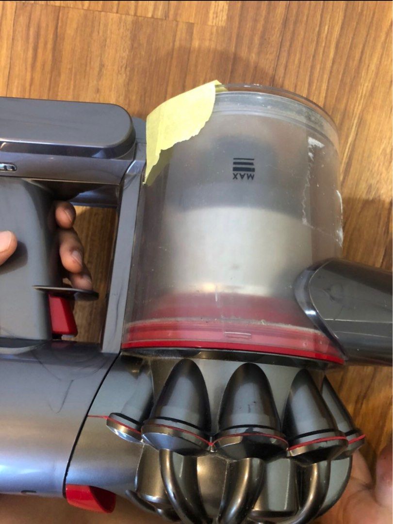 DYSON V8 Vacuum (battery changed and serviced 2022), TV & Home