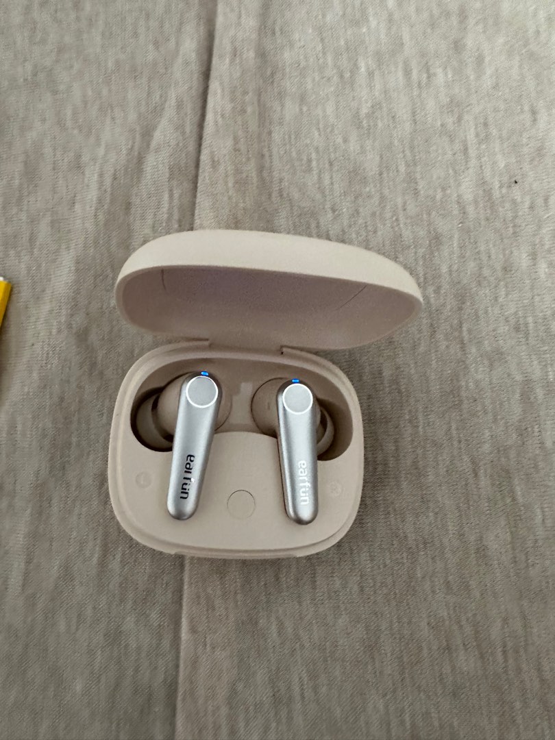 Earfun air store white