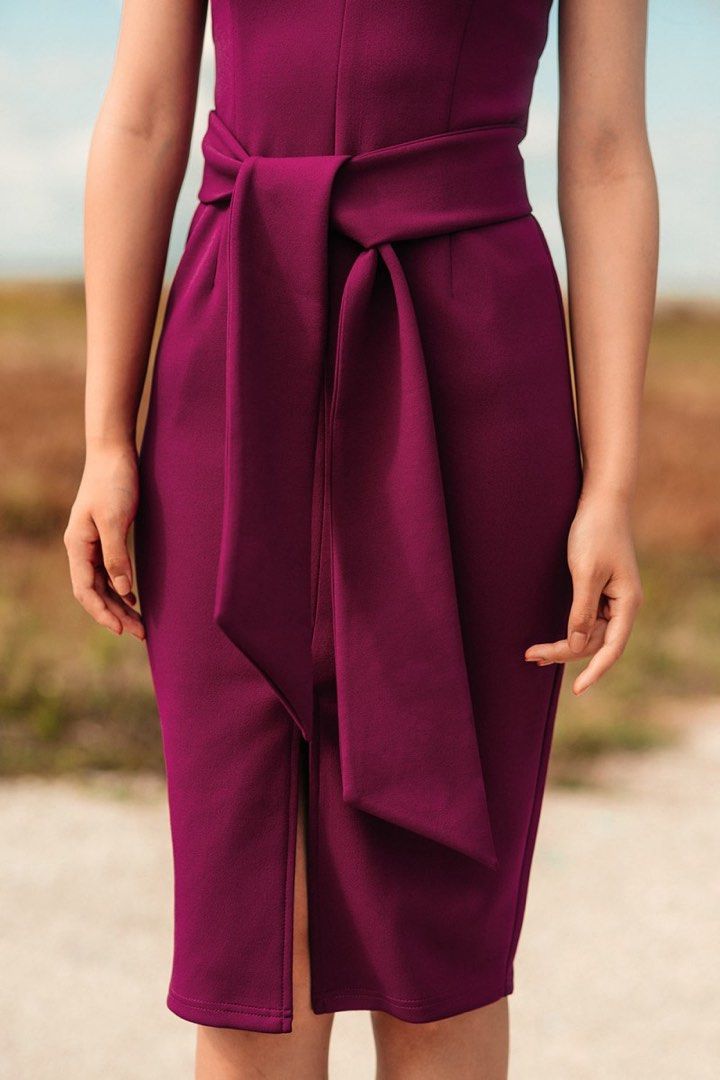 Fashmob AKIRA SASHED MIDI IN MAGENTA in S, Women's Fashion, Dresses & Sets,  Dresses on Carousell