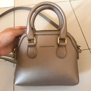 (Kategori: ) berada di . Dikirim oleh moondate (ID iklan 1257846881, Gambar 1). Deskripsi: .