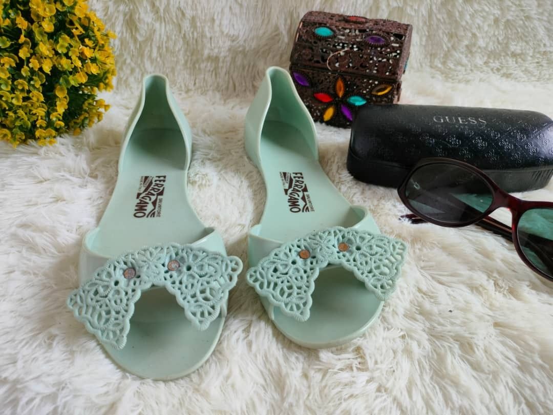 Ugg hotsell santore sandals