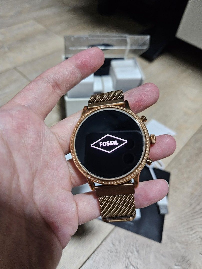 Gen 5 smartwatch store julianna hr milanaise gold