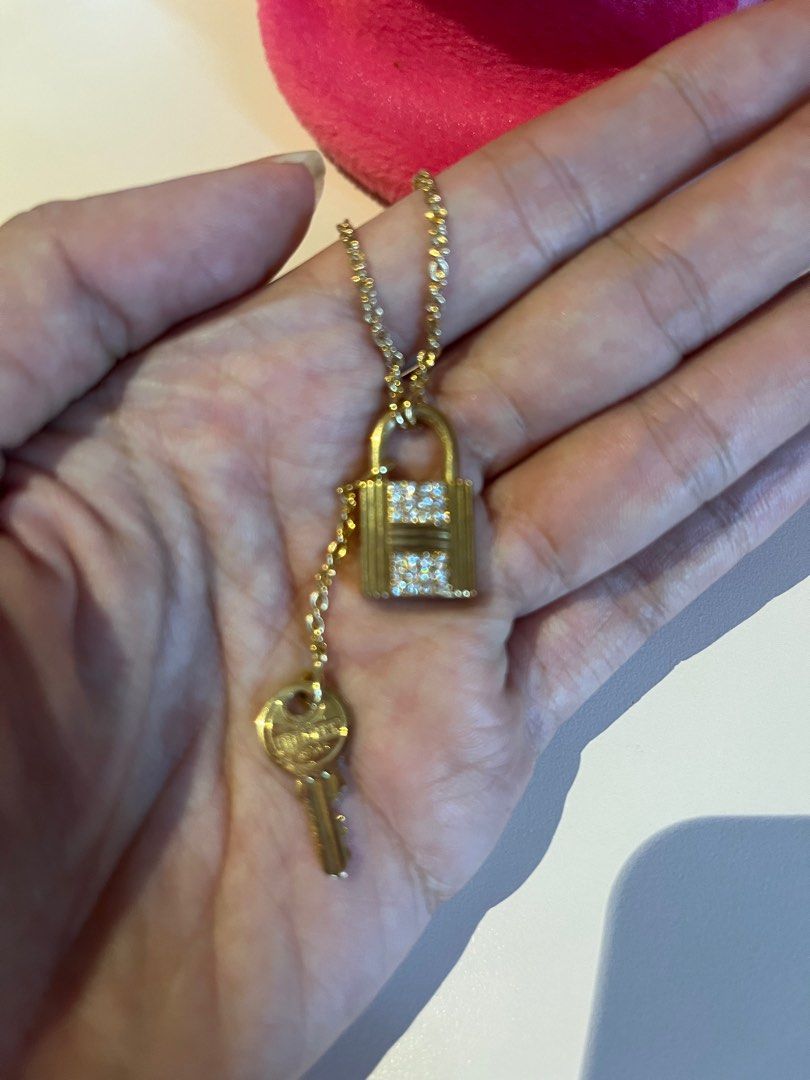 Gold lock sales and key necklace