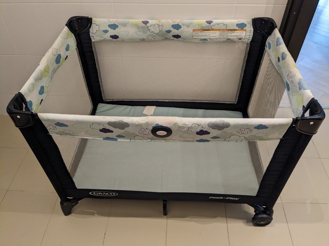 Graco playard deals bassinet