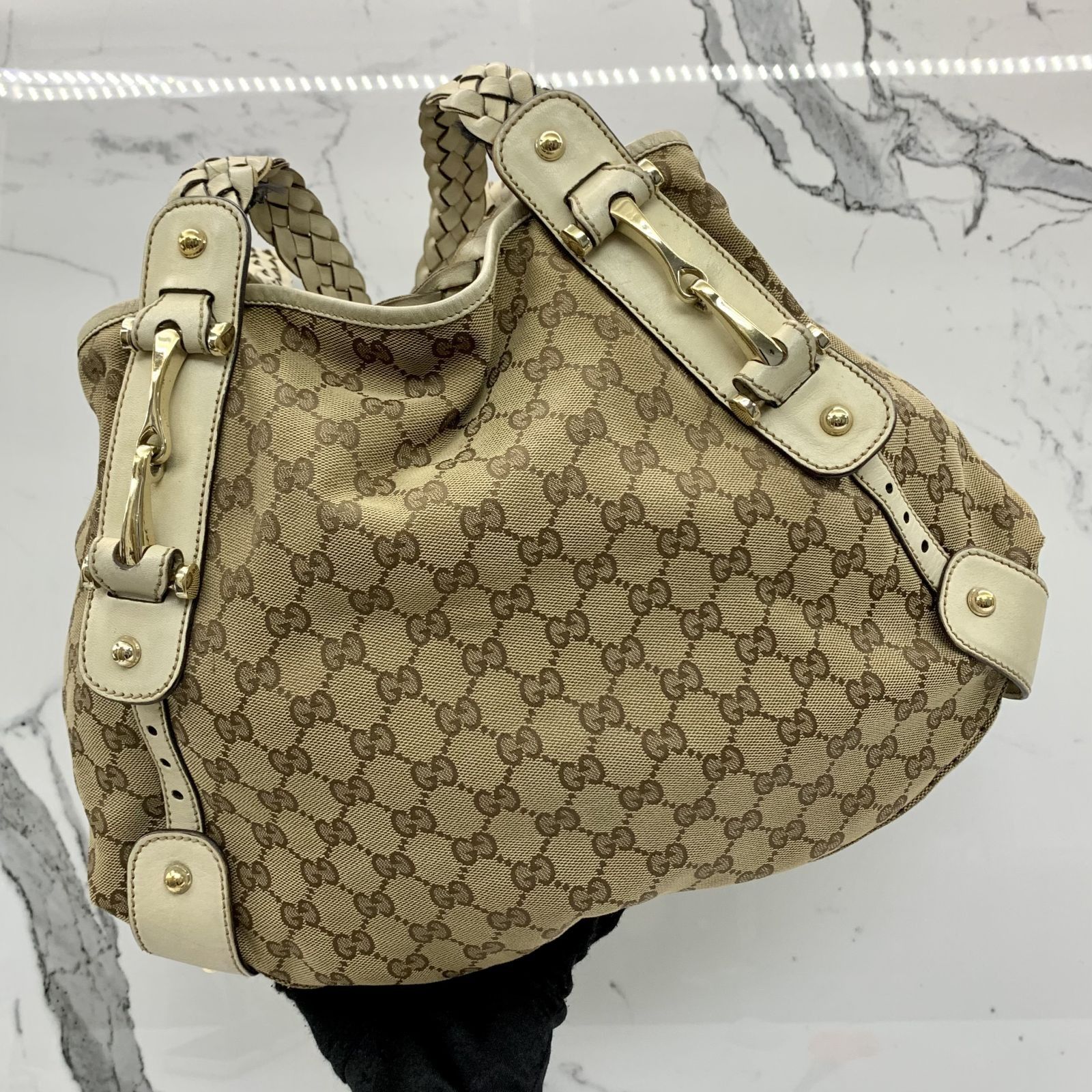 Gucci 137621 sales
