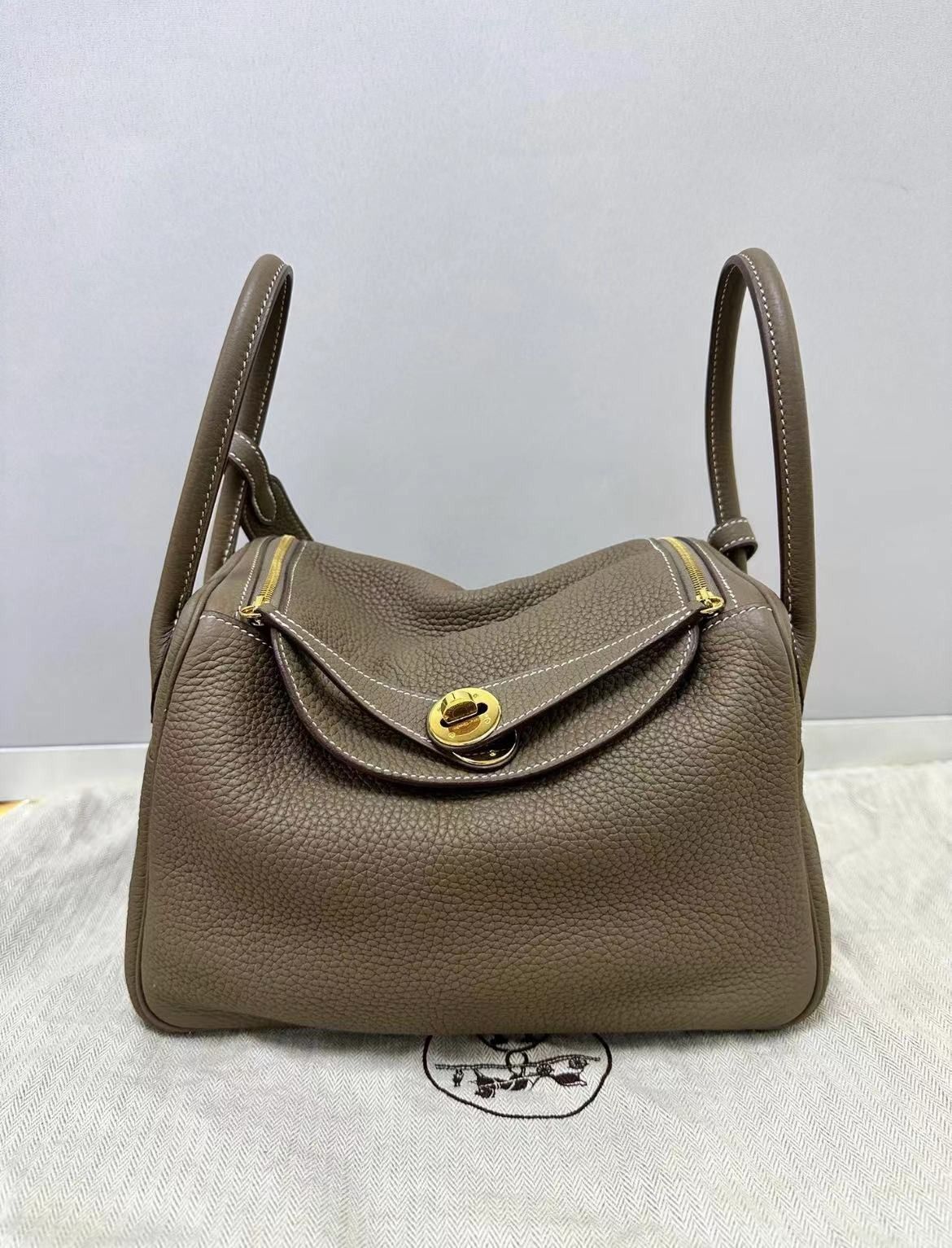 Hermes Lindy 26 Bag CK18 Etoupe Evercolor SHW