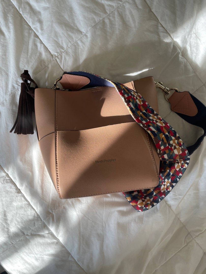 Hush puppies sisi bucket bag outlet