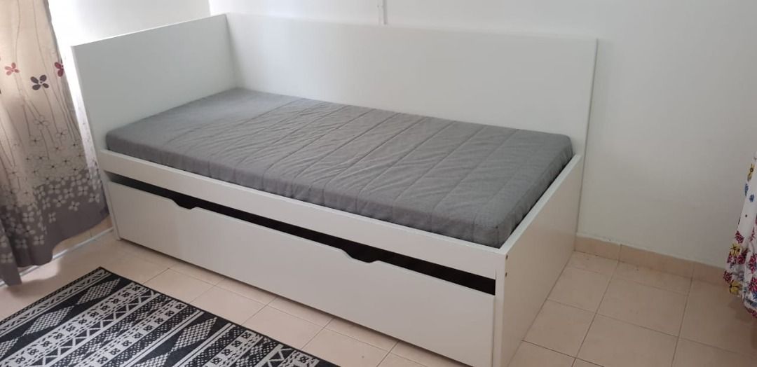 Ikea Flaxa Single Bed with pull out bed come with 1 unit ikea spring