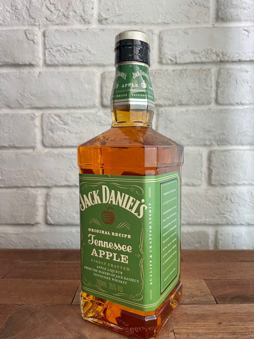 Jack Daniels Apple Whiskey (700ml), Food & Drinks, Alcoholic Beverages