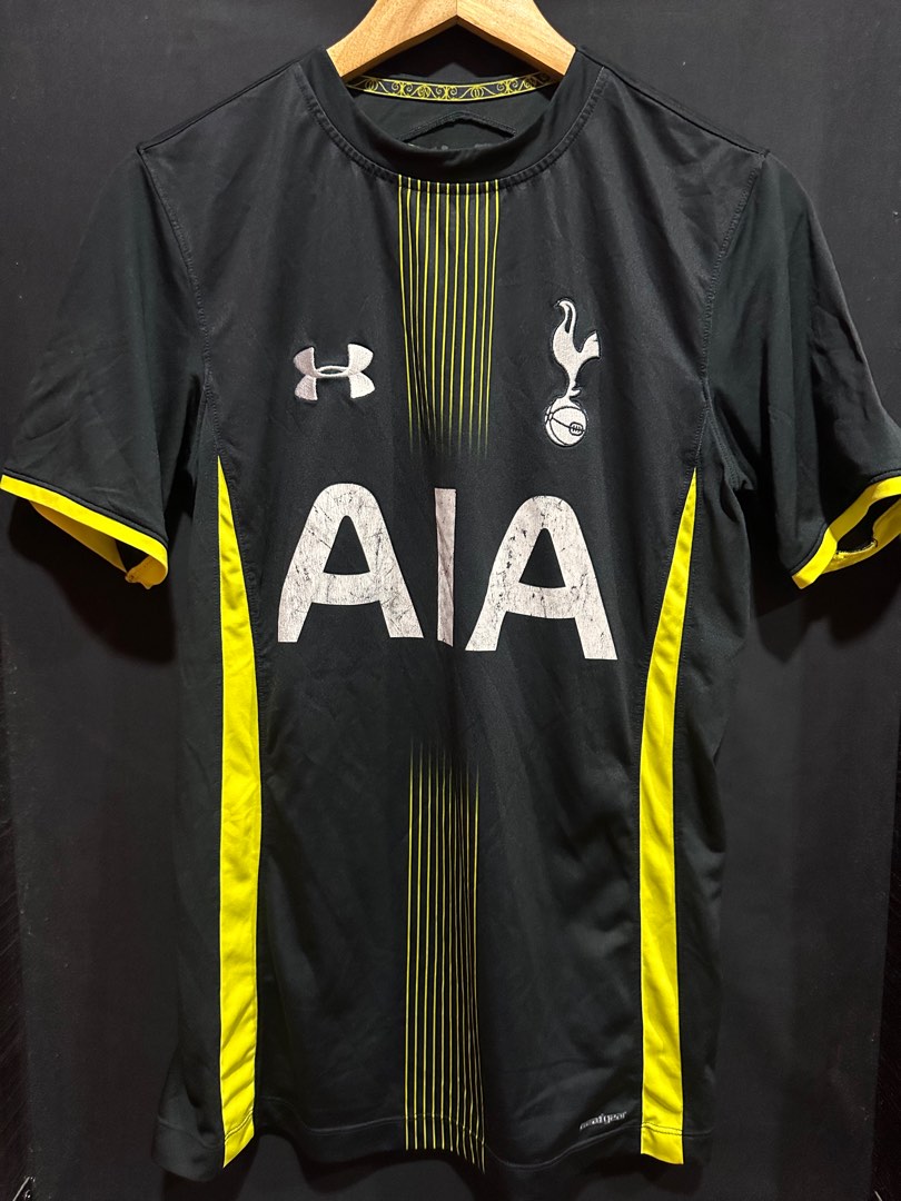 Tottenham Hotspur Third baju bolasepak 2015 - 2016. Sponsored by AIA