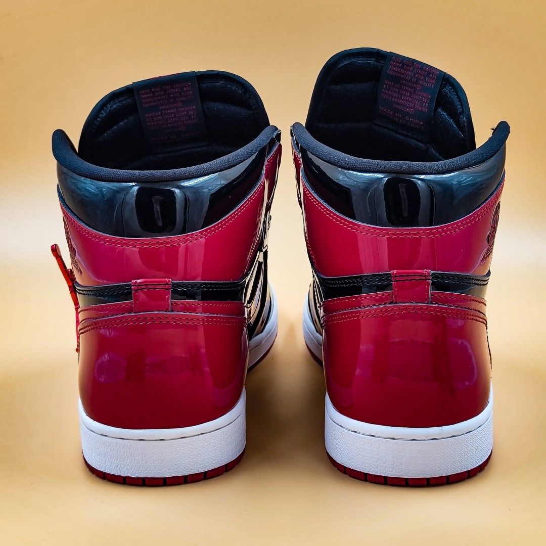 Jordan 1 Retro High OG 'Patent Bred' (Category: Sneakers) located in Imus. Submitted by jaeck07 (Listing ID 1255688994, Image 3). Description: - 9.5+/10 condition, PADS - Complete with OG box, extra laces, and jumpman hang tag WE SHIP NATIONWIDE 📦 COD/COP.