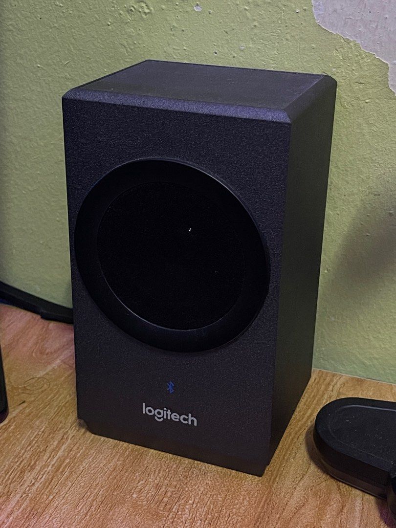 Use subwoofer Logitech Z906 and connect with sub out from Edifier g2000