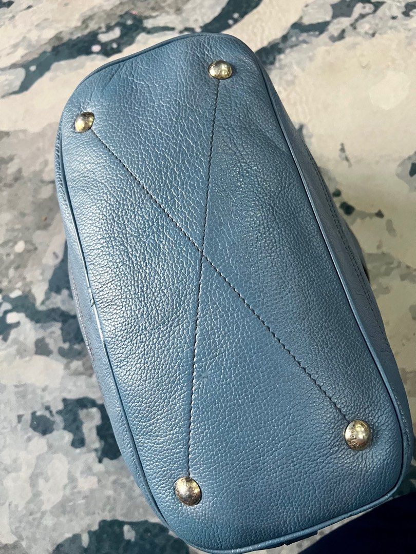 Stellar leather handbag Louis Vuitton Blue in Leather - 31319817