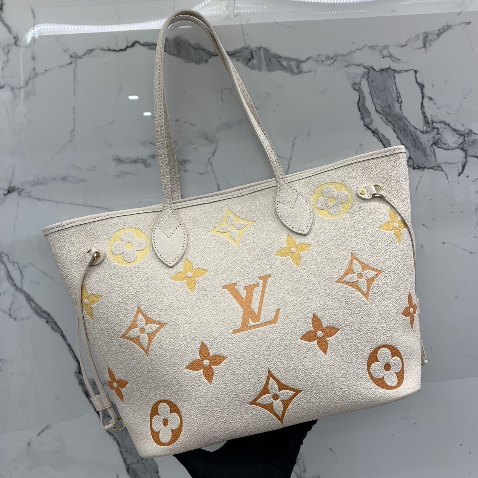 My first LV purchase! Neverfull MM tote bag in Monogram Empreinte