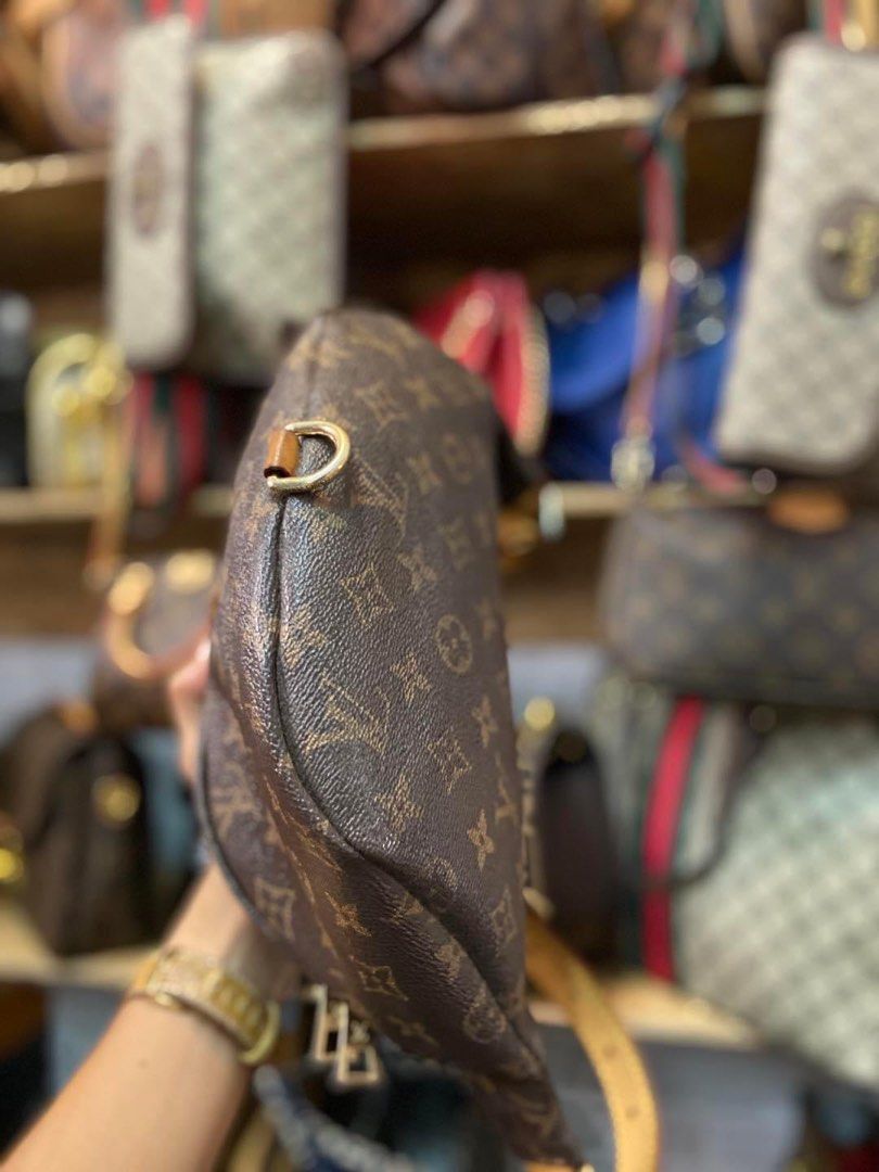 Louis Vuitton Monogram Crossbody Bag, Men's Fashion, Bags, Belt