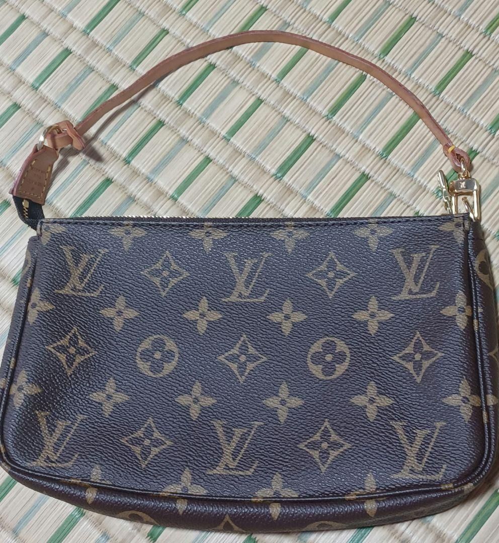 LOUIS VUITTON Pochette Accessoire accessory pouch M51980 Monogram, Luxury,  Bags & Wallets on Carousell