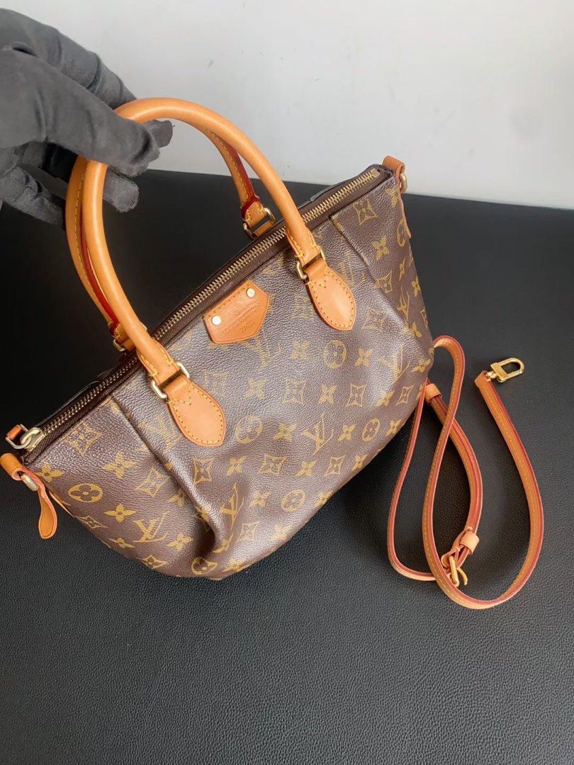 LV small crossbody bag, Women's Fashion, Bags & Wallets, Cross