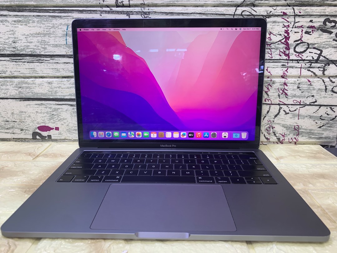 MacBook Pro 2019 touchbar 13-inch core i5 8gb ram 256gb Storage ...