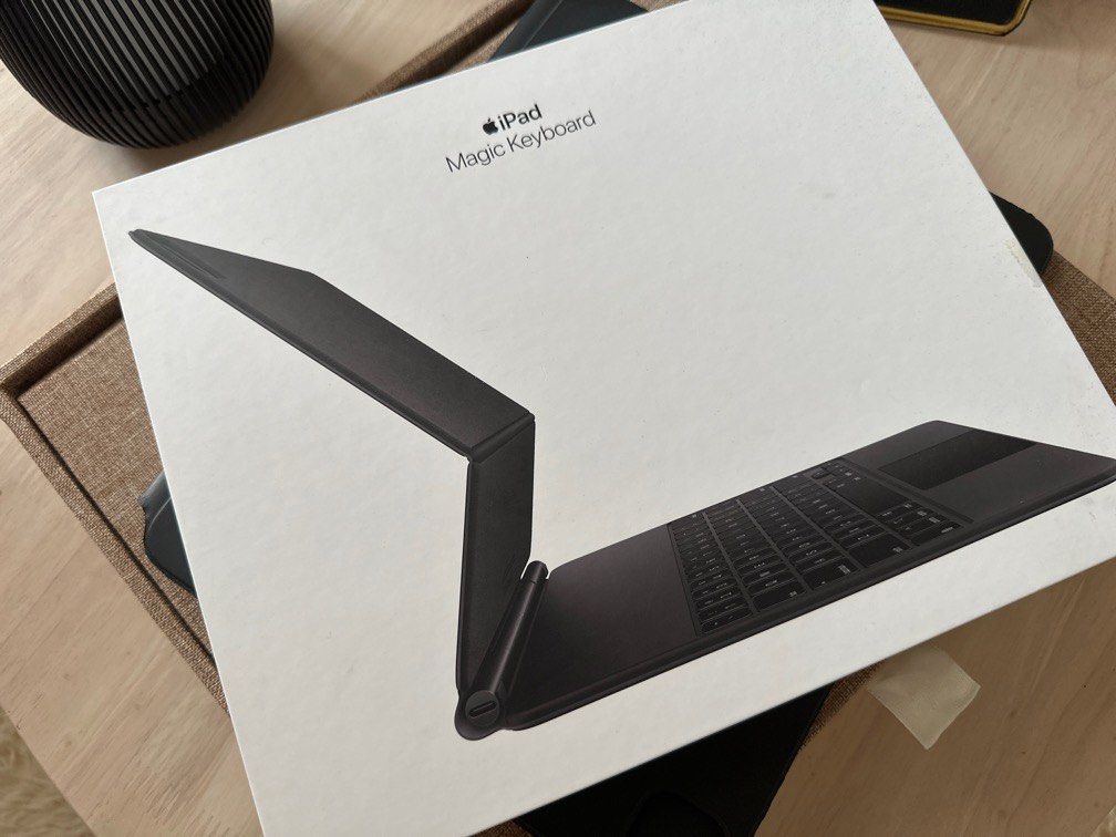 Magic Keyboard Black for 3rd/4th/5th Gen IPad Pro 12.9 inch, Computers