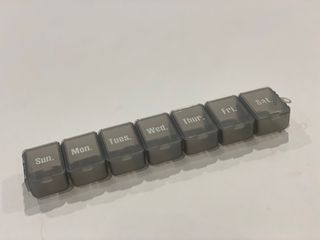 Medicine container can spilt