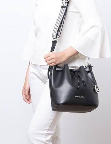 Michael kors top eden bucket bag