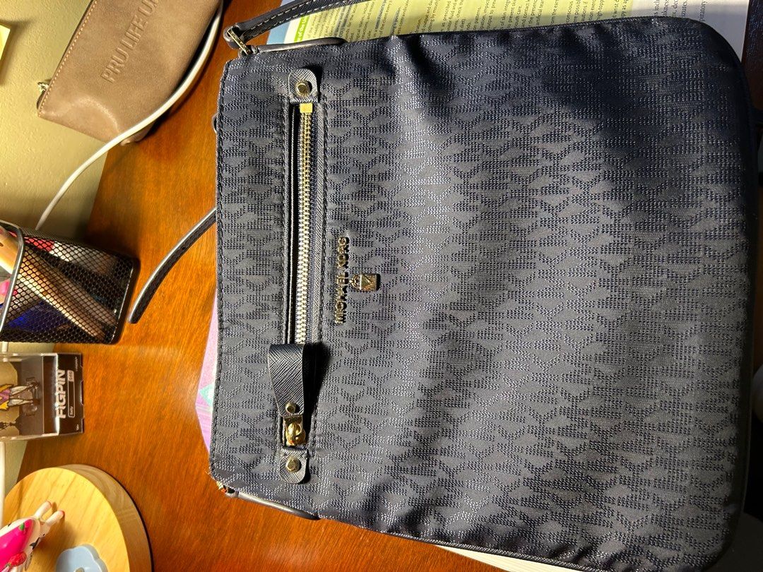 Michael kors kelsey crossbody black outlet