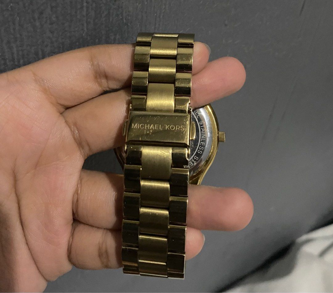 Michael kors 2024 watch pawnable