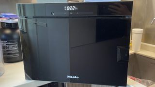 Miele DG6010 BK 德國製造  原價9000 95%new 連原裝說明書，無保養