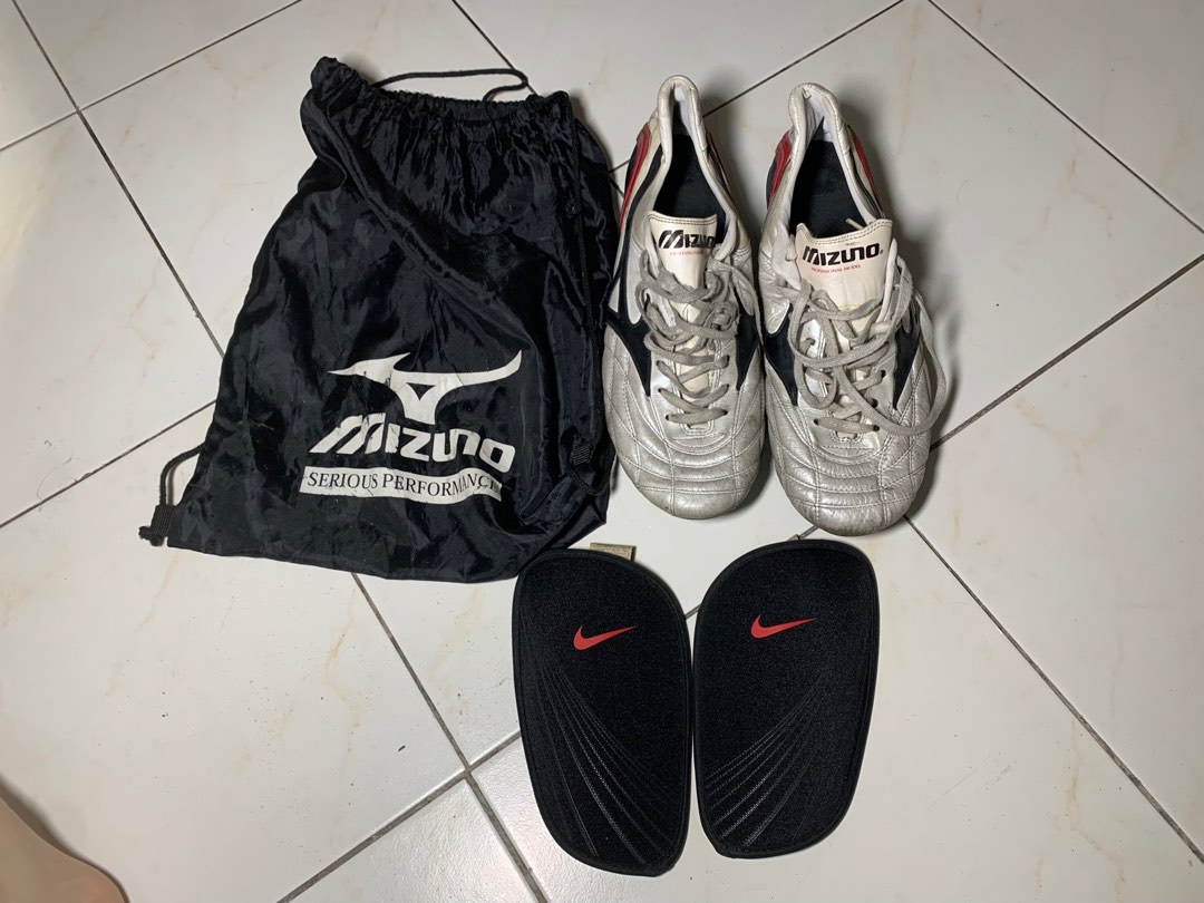 Mizuno soccer shoe Nike knee protect pad Sports Equipment Other