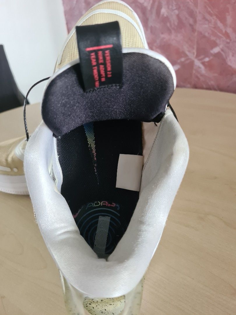 Nike adapt bb best sale wireless charging