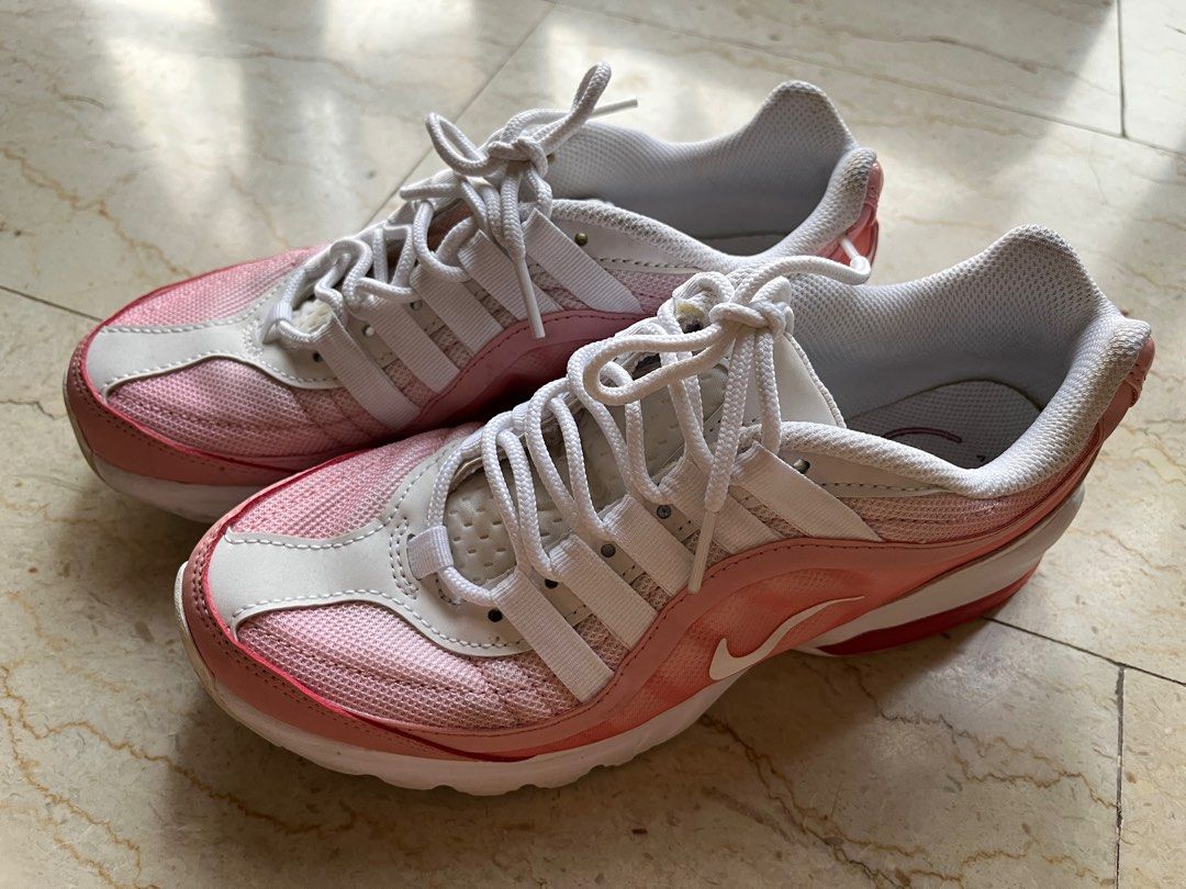 R max clearance shoes