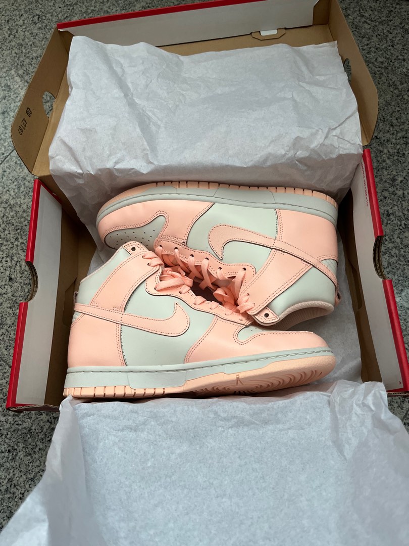 women dunk high crimson tint