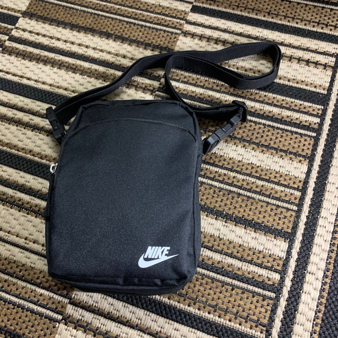 Nike Heritage Cross Body Bag