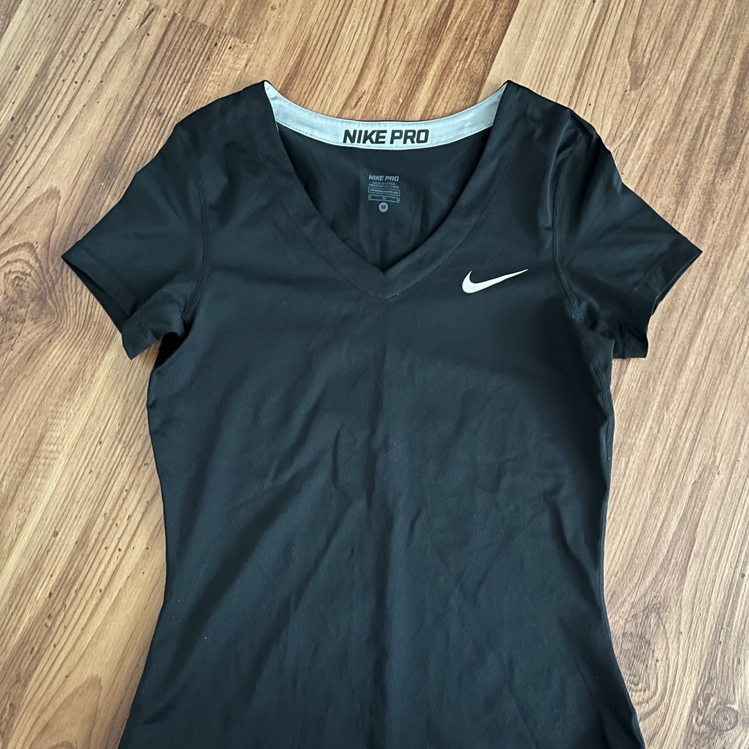 Nike pro discount v neck