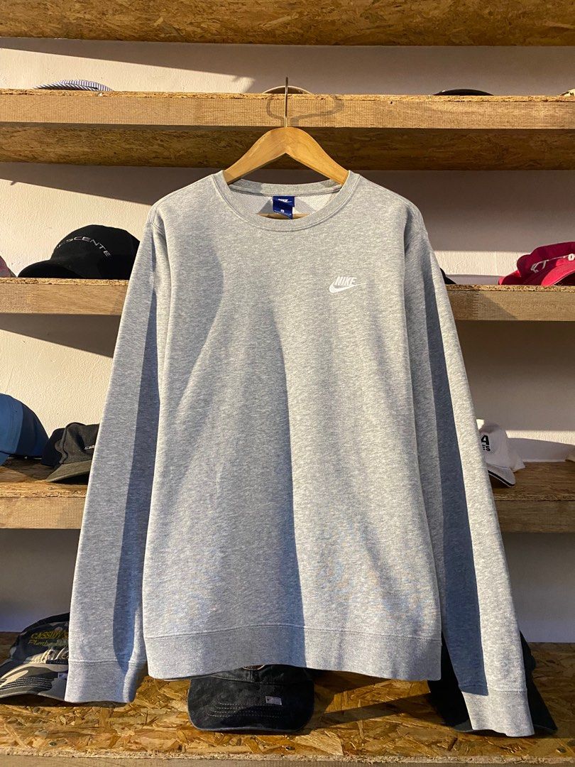 Nike Small Swoosh Spellout Sweatshirt, Men's Fashion, Tops & Sets, Hoodies  on Carousell